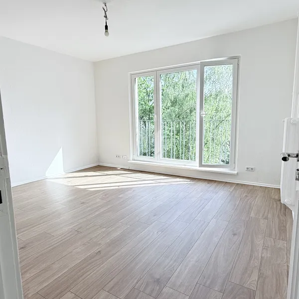 Zentral, hell, modernisiert und perfekt geschnittenes Apt. /Bitte nur über immscout24 bewerben! — photo 1